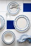 Hermia Blue Orbit Bonsai Juego de Cena de 24 Piezas en Blanco y Azul